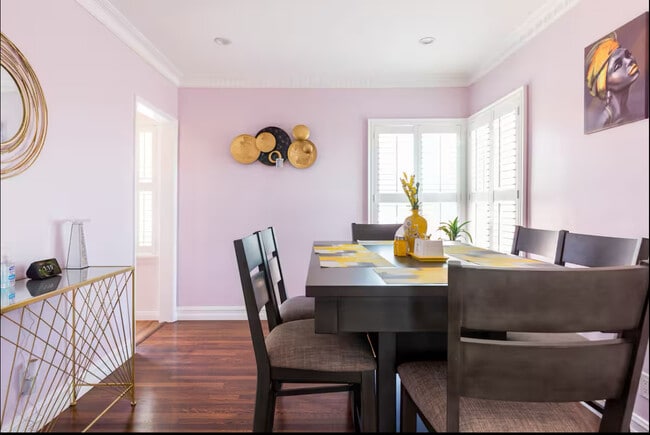 Building Photo - 6016 S Fairfax Ave