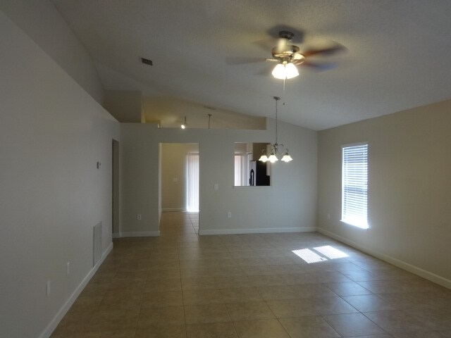 Building Photo - 10541 Rocking A Run