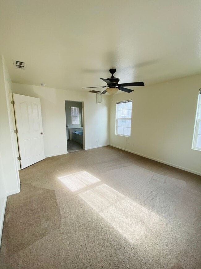 Building Photo - Westlake Winner... Walk to Parks & Schools 3 Bedroom 2.5 Baths