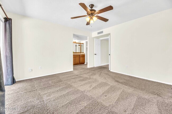 Building Photo - 228 E Angela Dr