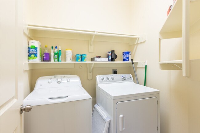 Building Photo - 26819 Shoal Hollow Ct