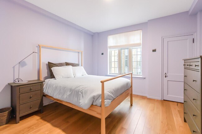 Building Photo - 1525 N Front St