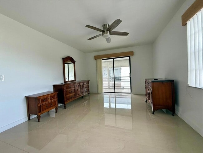 Building Photo - 514 Piedmont K