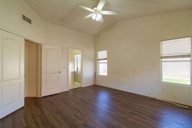 Building Photo - Lovely 3 bedroom home in great location!