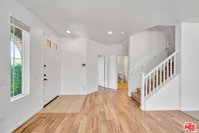 Building Photo - 23904 Calle Del Sol Dr