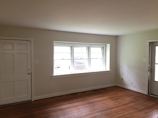 Building Photo - 4008 Wilmont Dr