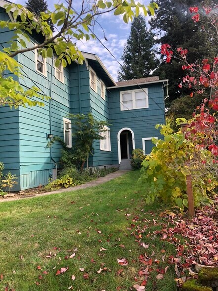 Front Entry for Apt #2 & #3 - 412 John Adams St