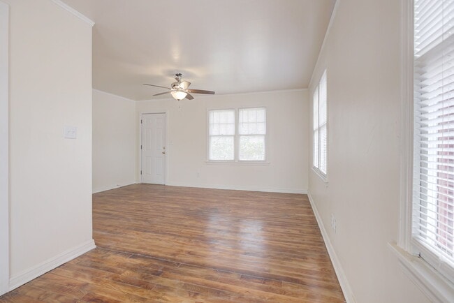 Building Photo - 401 S Berry Rd