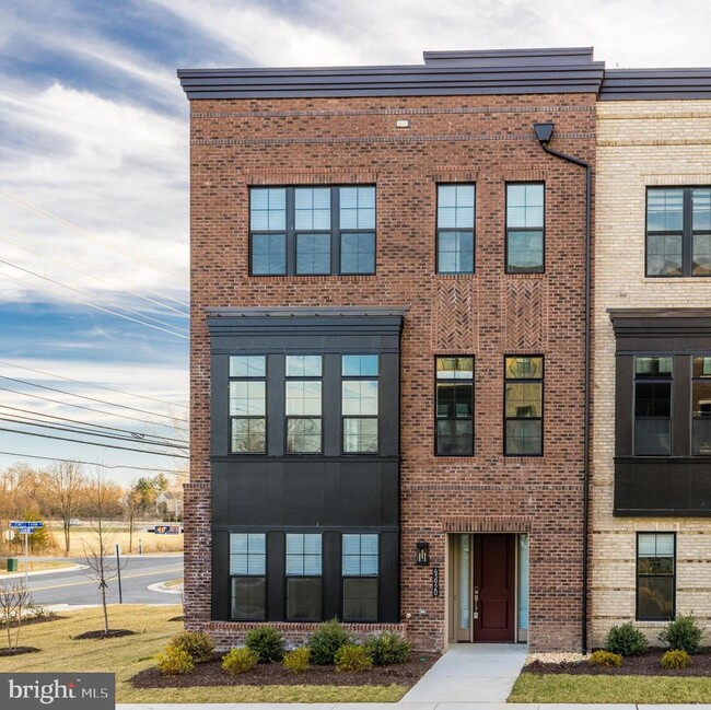 Building Photo - 43920 Ludwell Farm Square