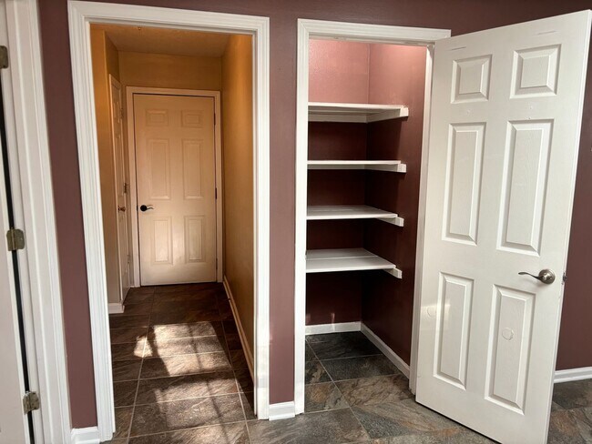 Building Photo - 3 Bedroom All Brick Home Southwest Springf...