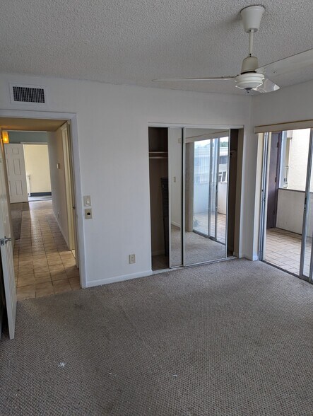 Building Photo - 517 Flanders K