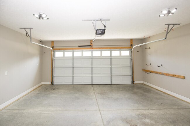 Building Photo - 111 Lightwater Dr