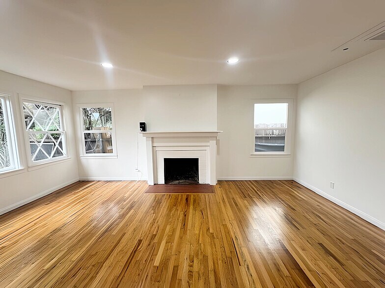 Building Photo - 2416 Boone Ave