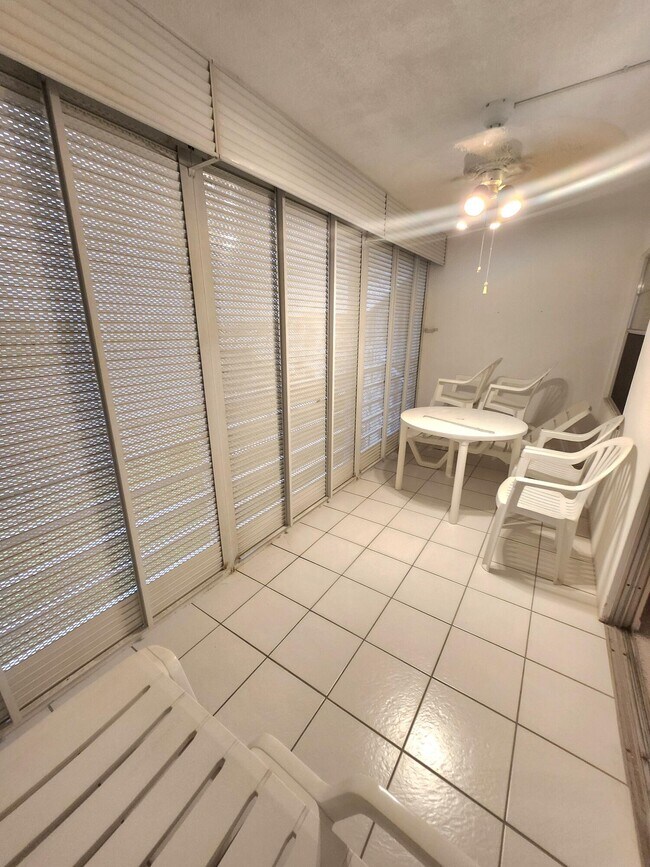Building Photo - 4053 Wolverton C