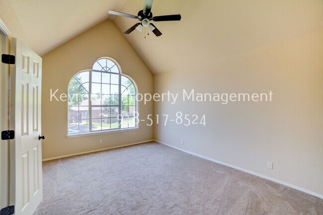 Building Photo - Beautiful home across from Jenks Middle School