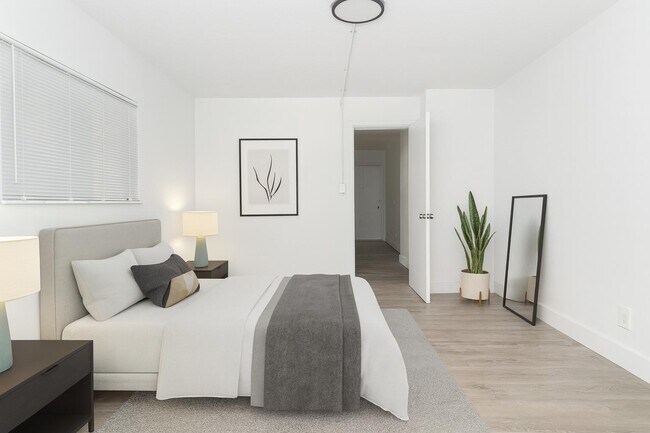 Building Photo - 1601-1611-1611 SW 11th Ct