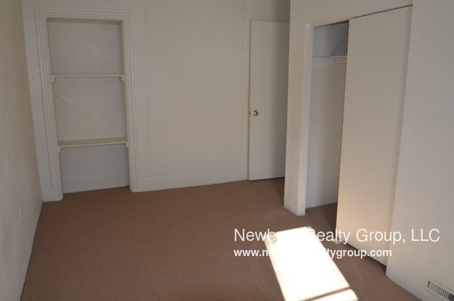 Building Photo - Barberry Court