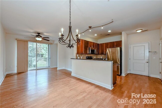 Building Photo - 1308 Kenilworth Ave