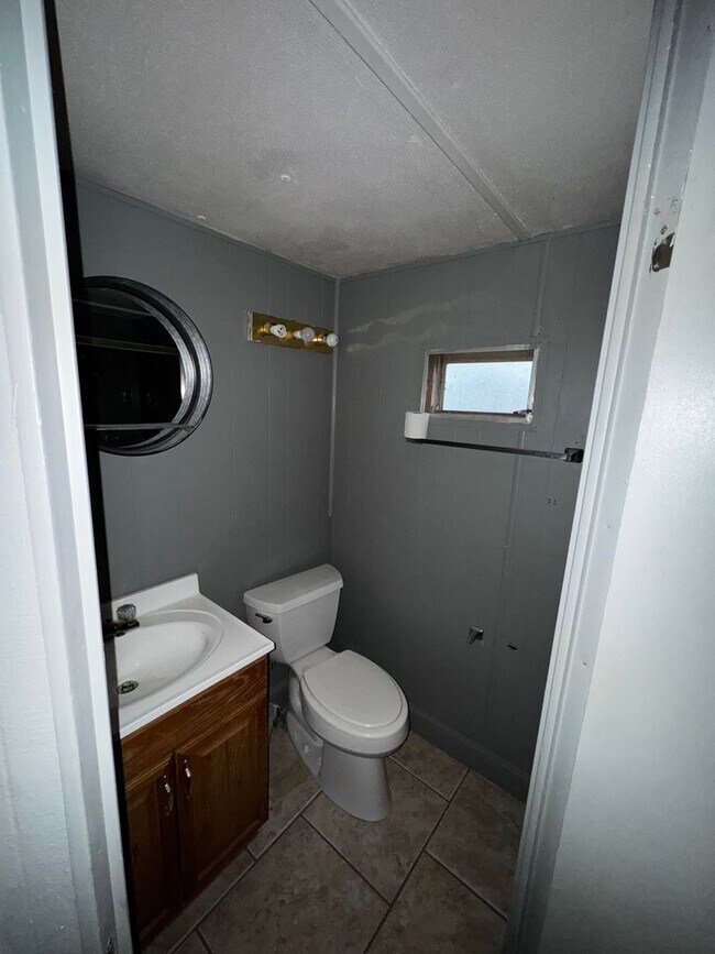 Building Photo - Two Bedroom, two bath manufactured home