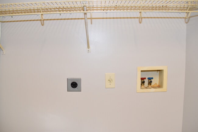 Building Photo - 5612 Baywatch Way