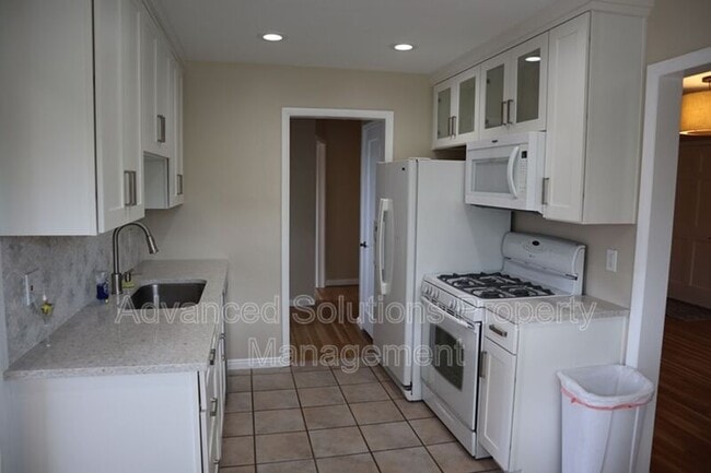 Building Photo - 2950 S Judith St