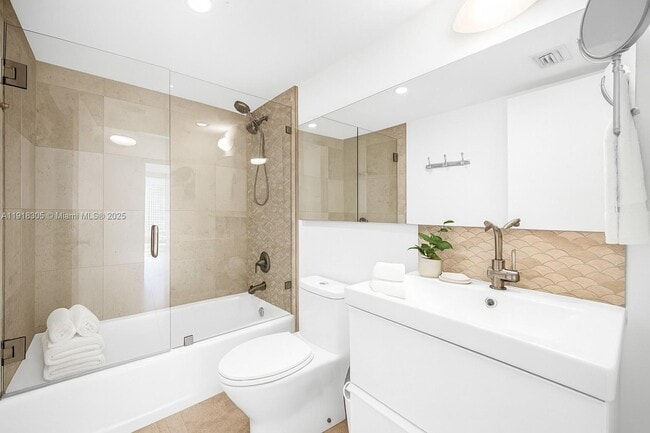 Building Photo - 1915 Brickell Ave