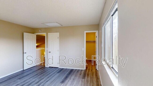 Building Photo - 6570 Montarbor Dr