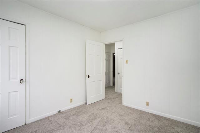 Building Photo - 1706 Redwood Dr