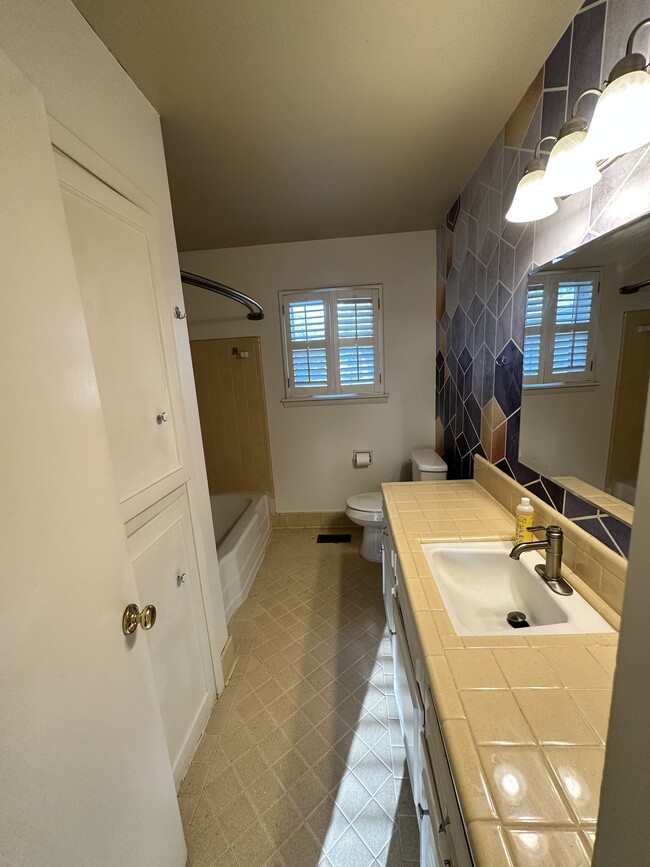 Building Photo - 2002 S 74th East Ave