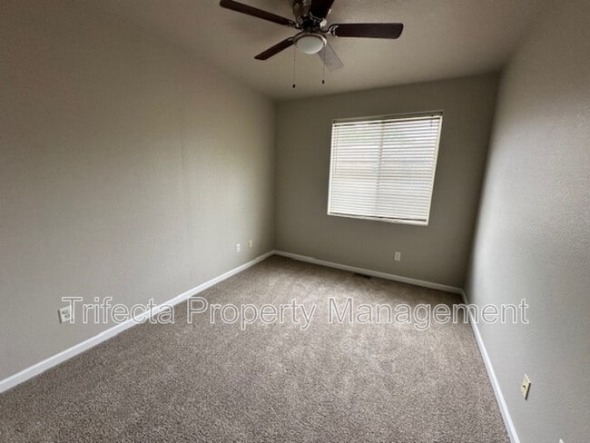 Building Photo - 2845 Willow Tree Ln