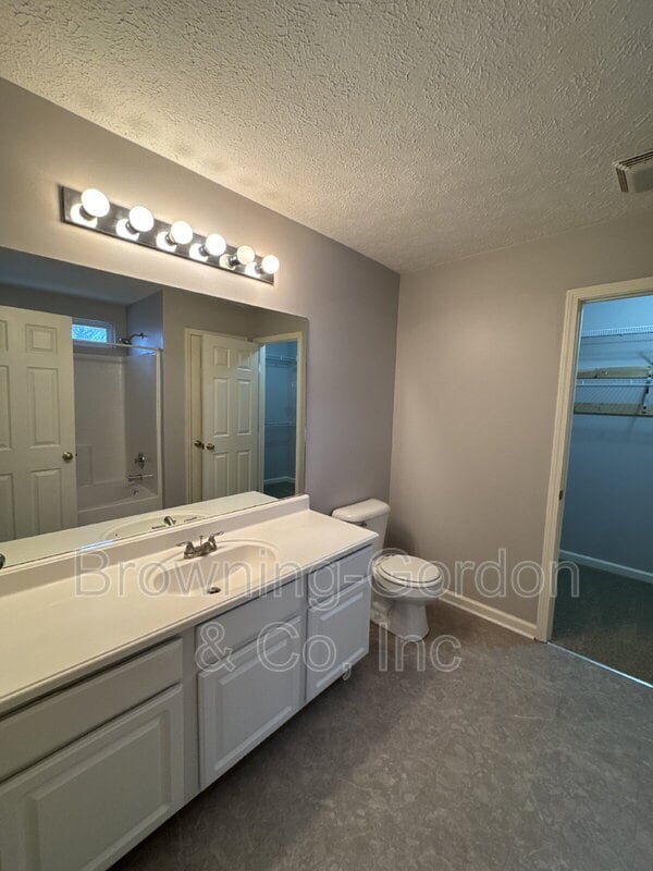 Building Photo - 2757 Welshcrest Dr