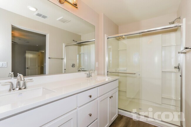 Building Photo - 1202 Victorian St