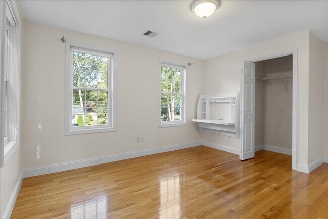 Building Photo - 37 Forest Rd