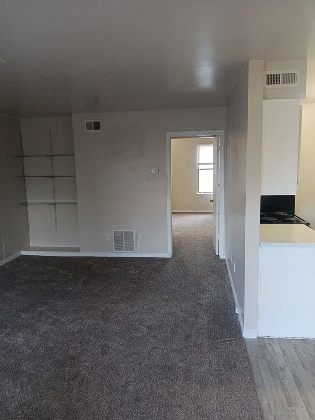 Building Photo - 5112 S Delaware Pl