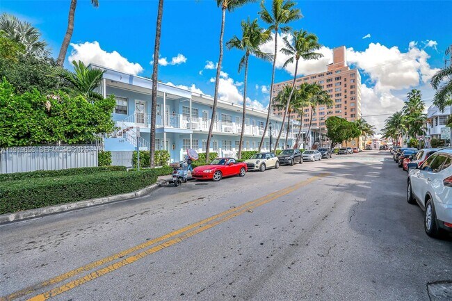 Building Photo - 635 8th St