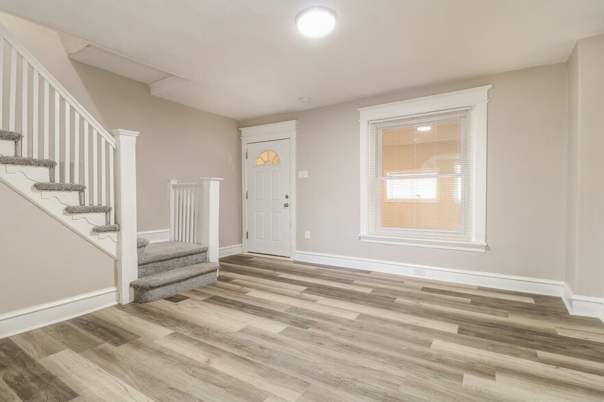 Building Photo - 2535 S Millick St