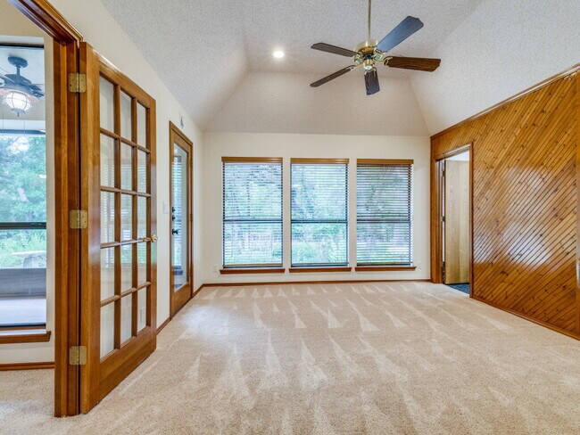 Building Photo - 119 Deer Creek Dr