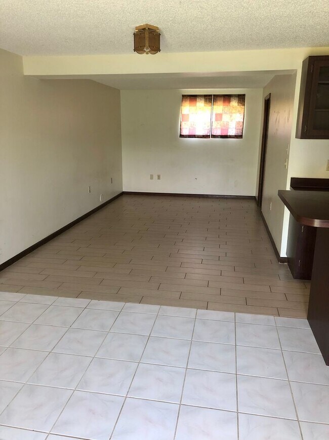 Building Photo - 1003 Dora Ave