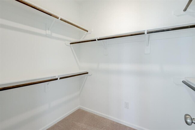 Building Photo - 2223 Rustboro Dr