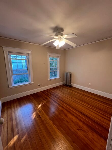 Building Photo - 311 Waverley Ave
