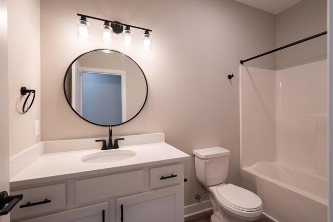 Building Photo - 8452 Oak Shade Cir