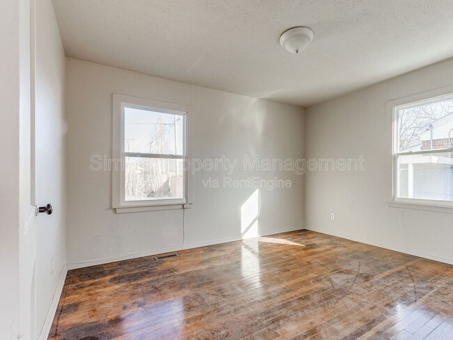 Building Photo - 517 E Boeing Dr