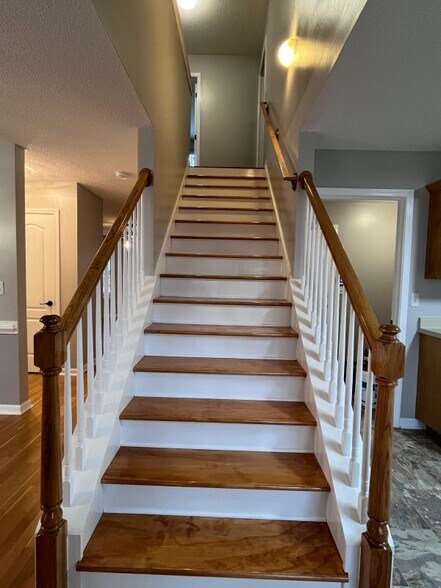 Building Photo - 530 City Park Dr