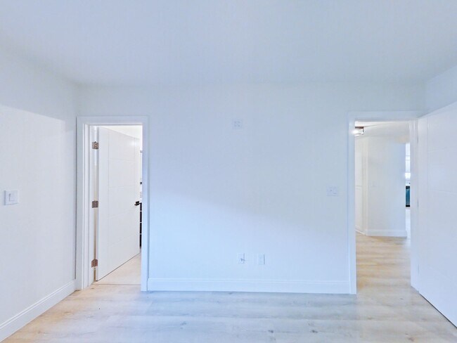 Building Photo - 117 Avenida Algodon