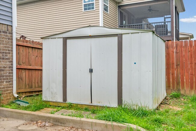 Building Photo - 771 Banister Dr