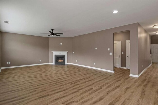 Building Photo - 2044 Britt Dr