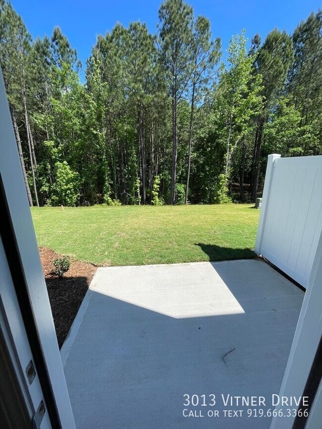 Building Photo - 3013 Vitner Dr