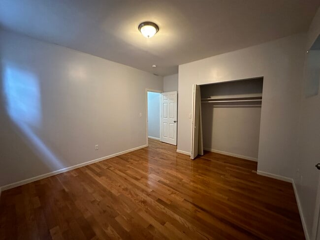 Building Photo - 5029 Chestnut St