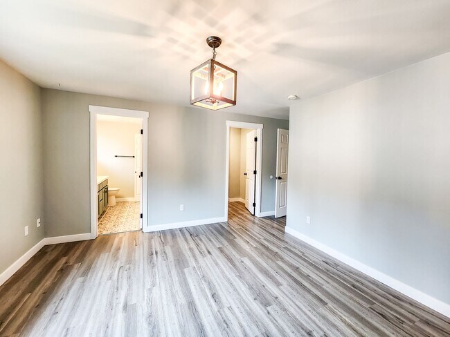Building Photo - Arlington Rambler - 3bd/2ba