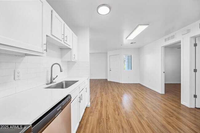 Building Photo - 3065 N 67th Ave